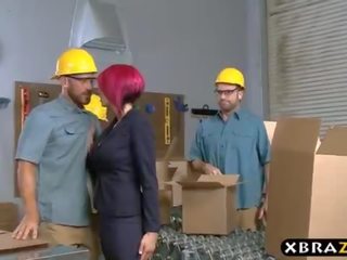 Big emjekler başlyk anna bell peaks fucks manager in her ofis