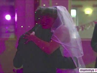 ঠকানো bridesmaids mea এবং মিলফ cathy পায় যৌনসঙ্গম কঠিন মধ্যে তিনজনের চুদা যৌন চলচ্চিত্র
