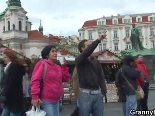 Alt tourist ist aufheben nach oben und geschraubt auf gang