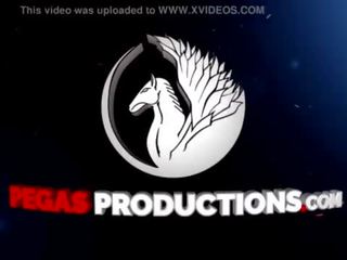 Pegas Productions - Premier DP pour la Busty Milf Kelly Lee